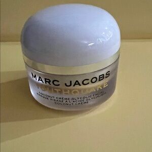 Marc Jacobs Youthquake Coconut Crème Facial - White and Gold